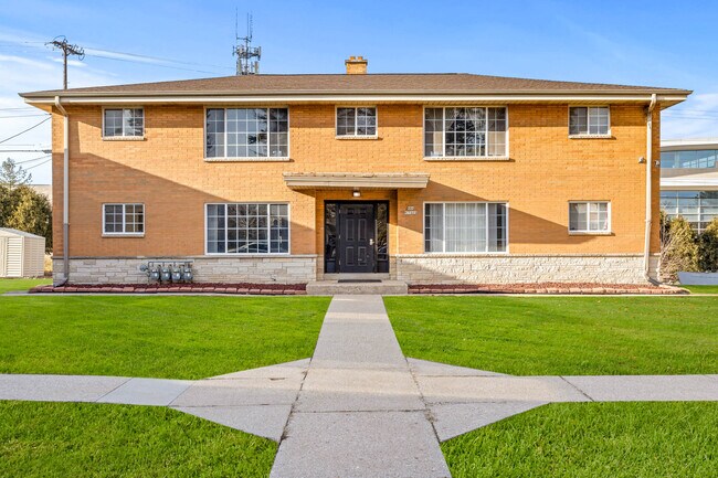 Entry - N84W15464 Menomonee Ave Unit #2