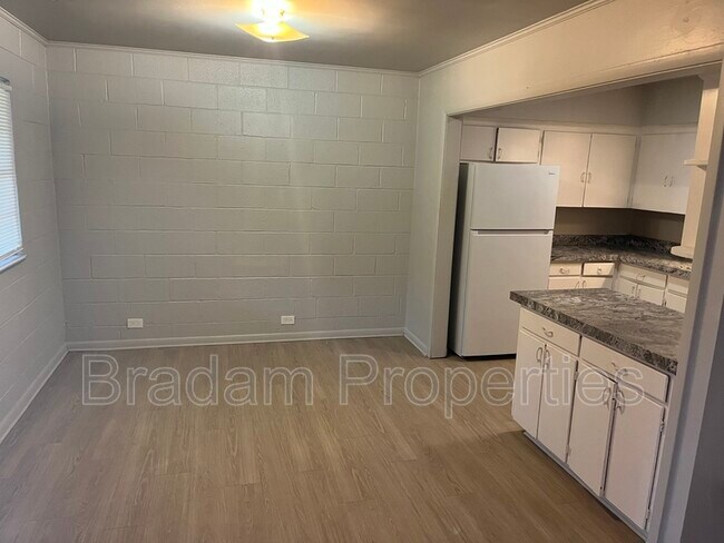 Photo - 3239 E Admiral Ct Unit 2