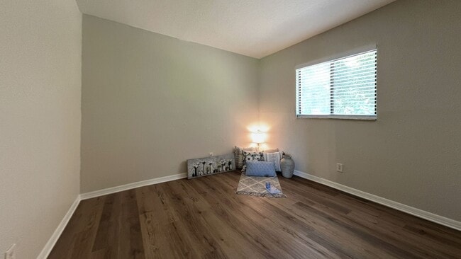 Photo - Rosemere Flats