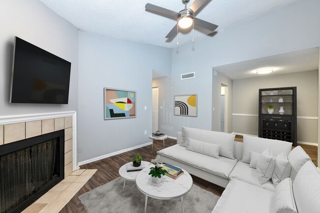 Photo - Crossing at Holcomb Bridge