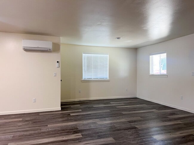 Photo - OWN916 Unit 570 W A ST