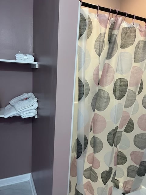 Lovely shower and closet - 5755 US Highway 17 N Unit 5755