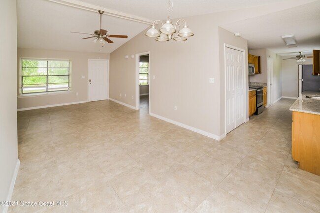 Photo - 1223 Waffle St SE