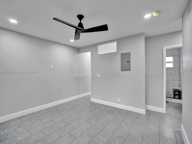 Photo - 951 SW 30th St Unit 1-2