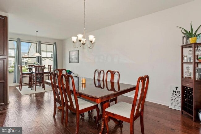 Photo - 944 Basswood Dr