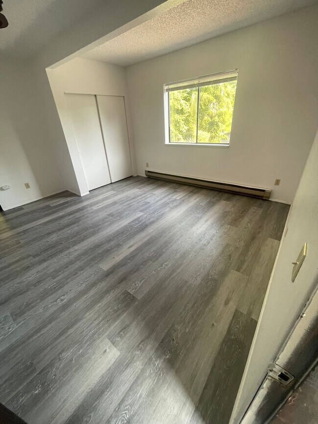 Photo - 514 F Unit #3