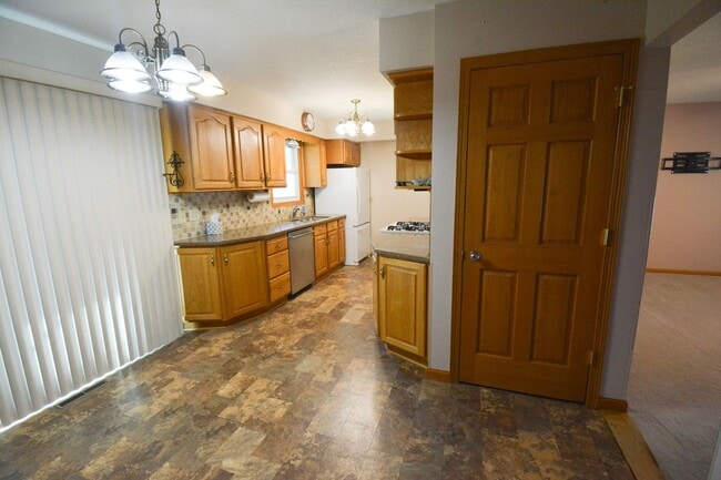 Photo - 4 Bed, 2 Bath Home for Rent – Great Location Near Schools