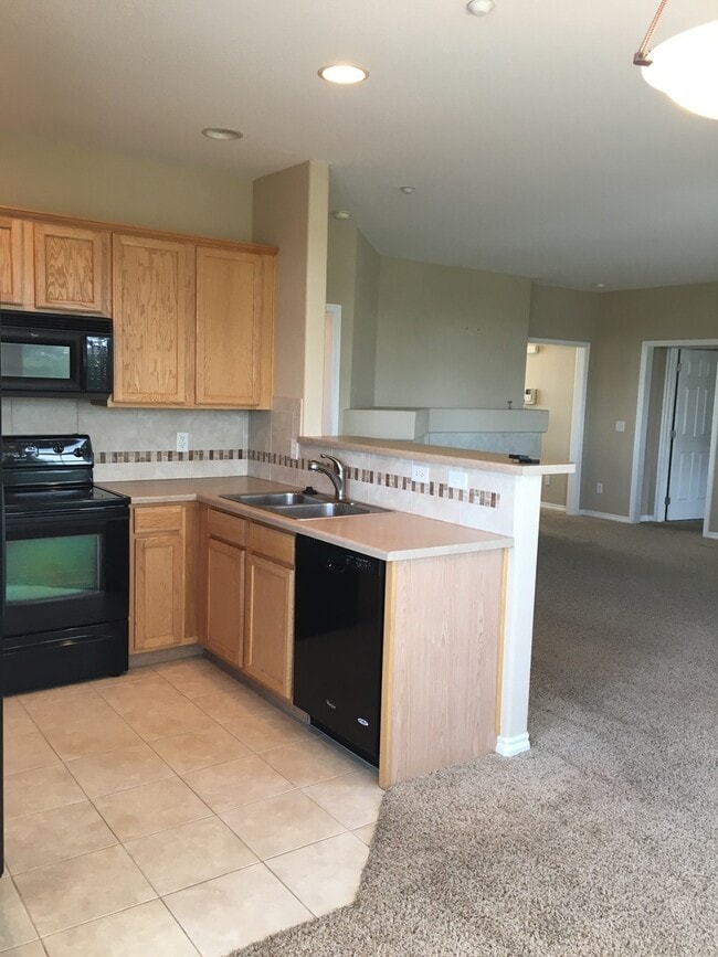 Photo - Beautiful + Bright Broadlands Condo for Lease!