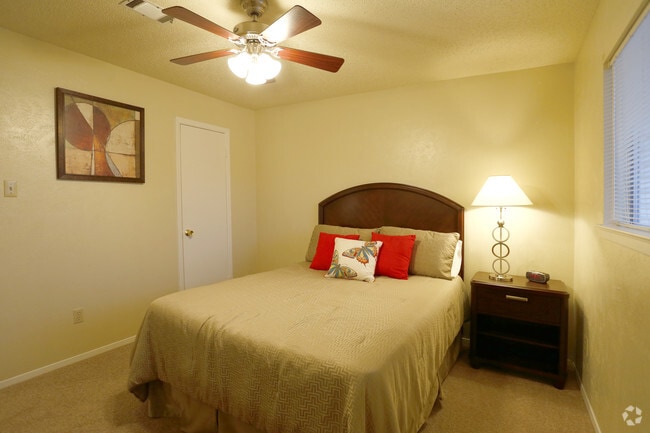 Towne Oaks Apartments