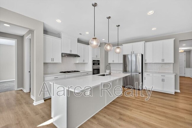 Photo - 256 W Waterlynn Rd