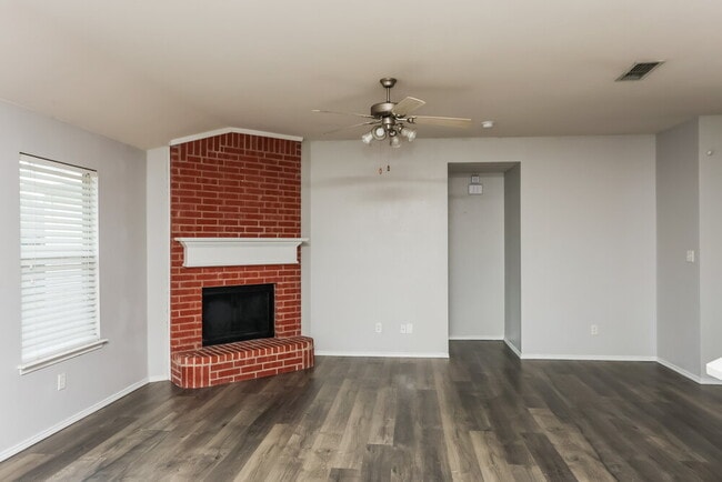 Photo - 433 Heritage Dr