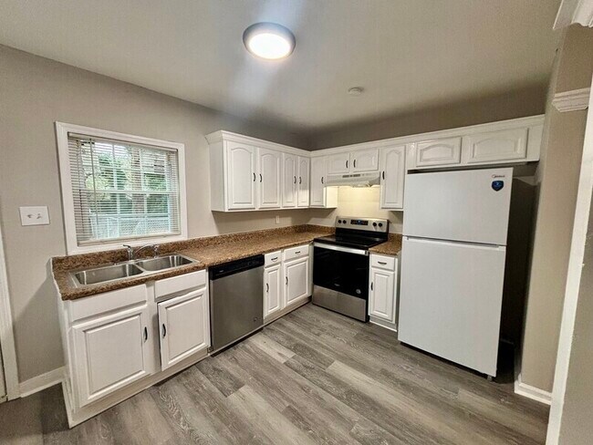 Photo - 6161 Susan Ln