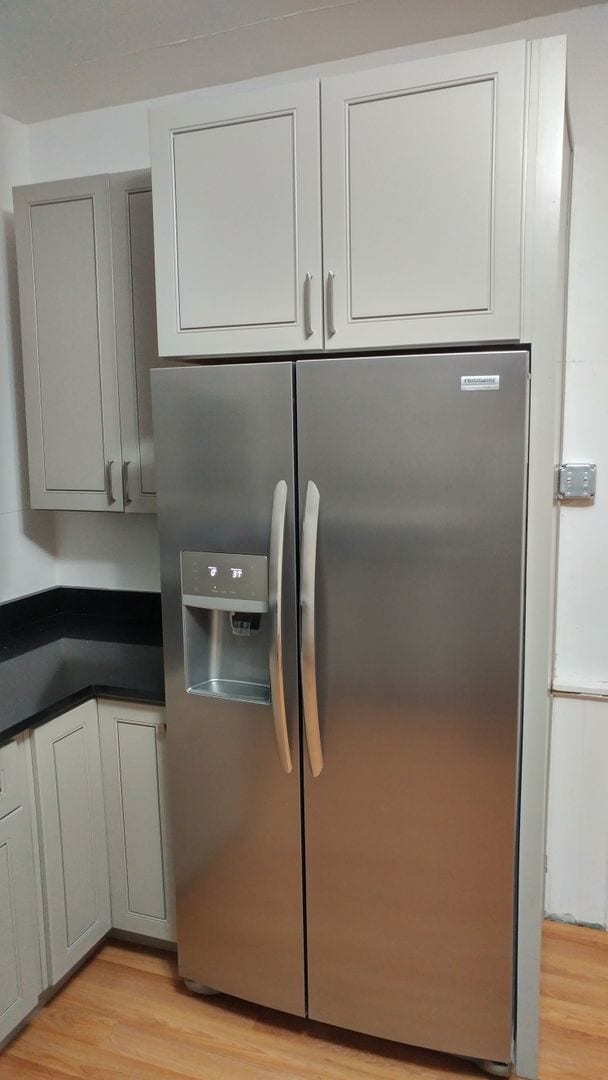 Photo - Large 3 bedroom, 2 bathroom freshly renovated house with stainless steel appliances!!