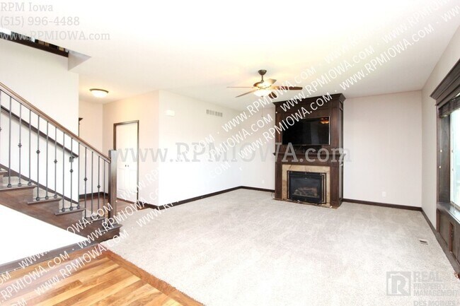 Photo - OVER 2000 SQ FT!!   5 Bedroom, 3.5 Bath Ho...