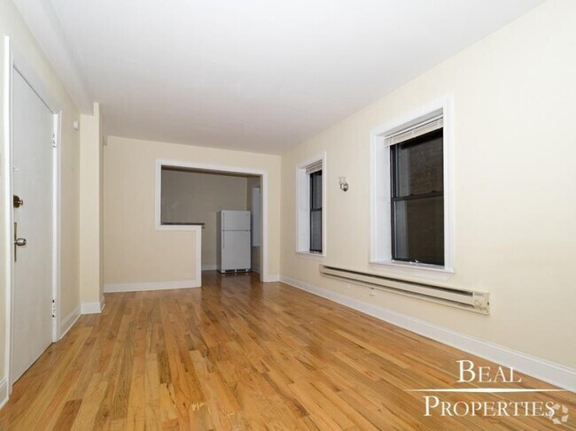 Building Photo - 0 bedroom in CHICAGO IL 60610 Unit 404 Rental