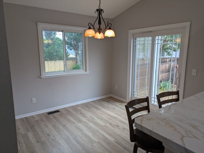 Photo - 2067 Woodpark Dr