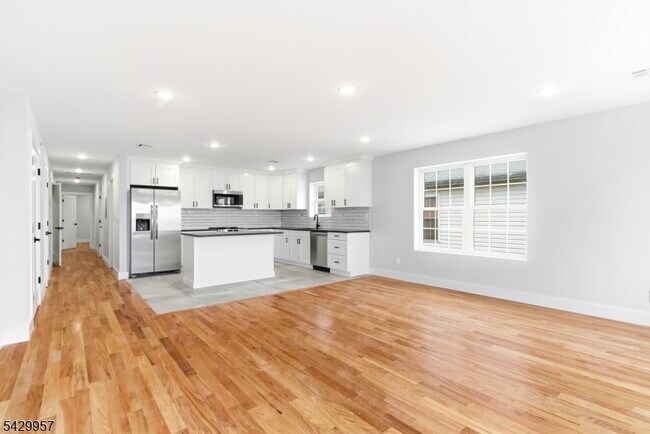 Photo - 129 Mt Pleasant Ave Unit 3