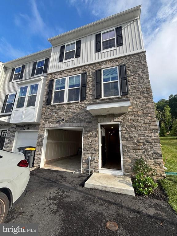 Photo - 130 Abramo Victor Dr