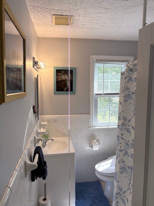 Photo - 714 S Fayette St Unit Furnished 714 Fayette Apt 32
