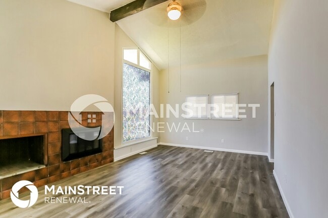 Photo - 2475 Lawndale Ave