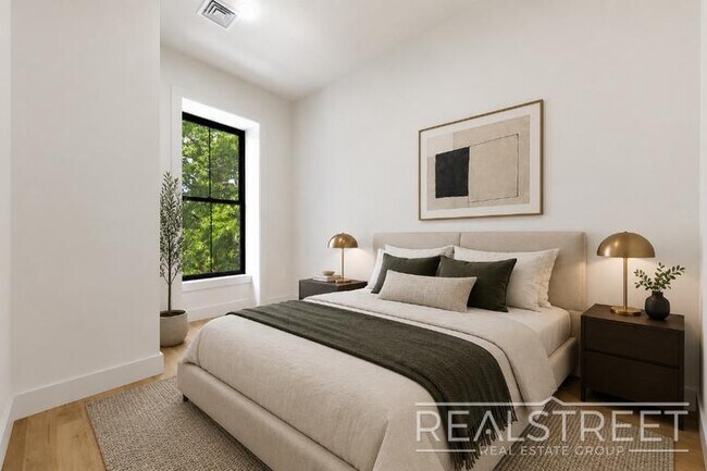 Photo - Brand New 3 Bed in Bed Stuy Brownstone! Unidad 3