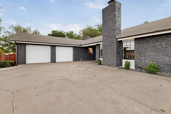 Photo - Updated 3 bedroom duplex near Greenbelt!