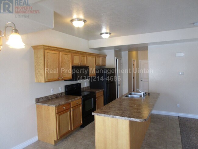 Photo - 3 Bed 2.5 bath Townhome