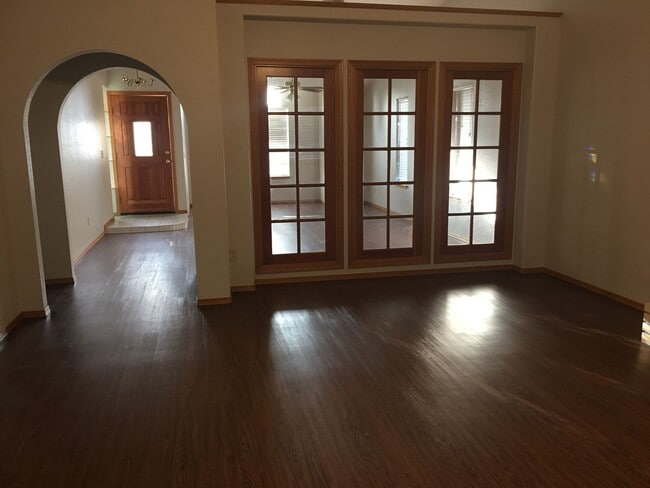 Photo - 410 E Wilson Ave
