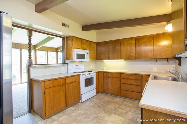 675 NW 123rd Ave