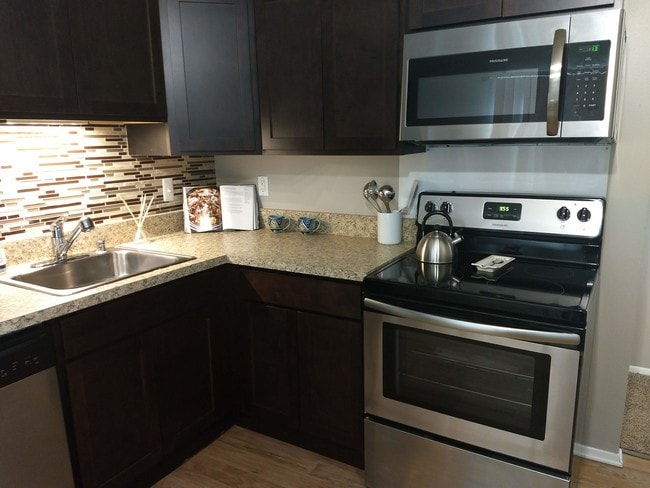 Photo - Waterford Square