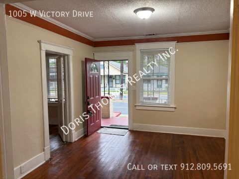 Photo - 1005 W Victory Dr