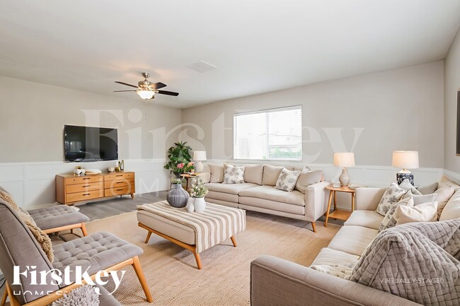 Photo - 2307 E Everett Dr