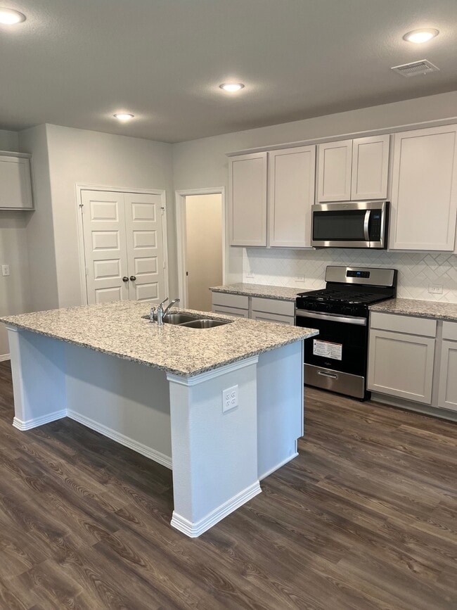 Building Photo - 26010 Emory Holw Dr