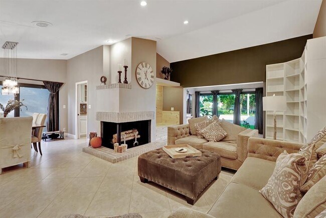 Photo - 6810 Allegre Ct