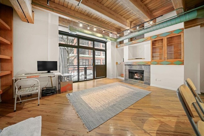 Photo - 520 W Huron St