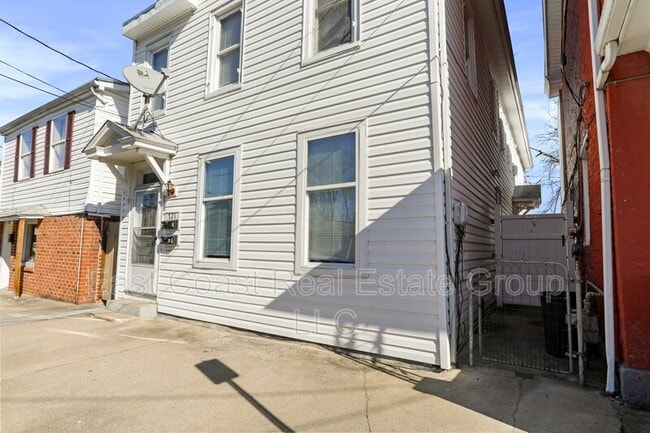 Photo - 721 2nd St