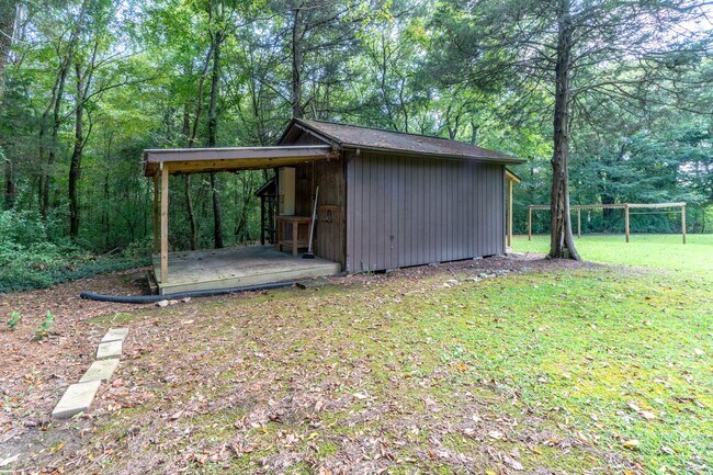 Photo - Meticulously maintained property with a st...