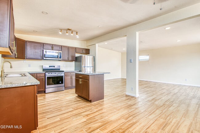 Photo - 8818 Mt Elbert Dr