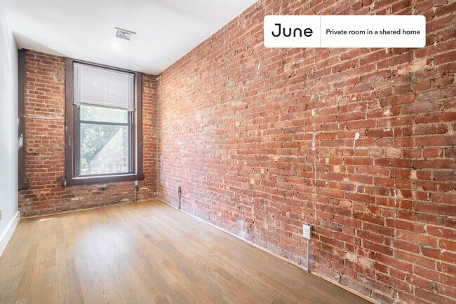 Room in Shared 4 bed/2 bath home in Central Harlem