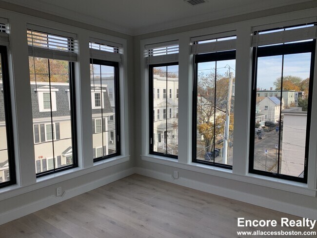 Photo - 157 Everett St Unidad 308