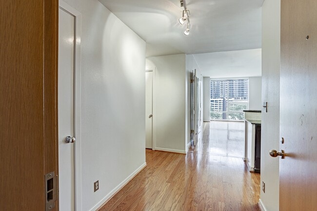 5110 San Felipe St Unit 64W