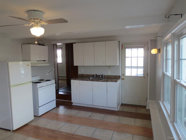 Photo - 160 E 3rd St