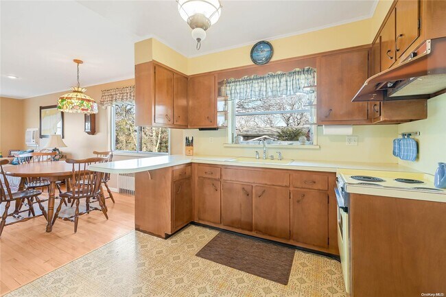 Photo - 415 Southern Cross Rd