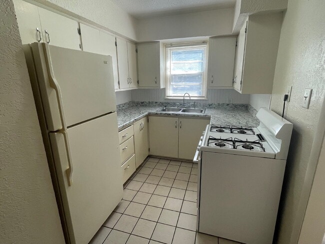 Photo - 1907 N Jeanette Ave