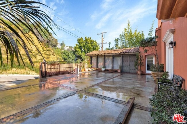 8334 Marmont Ln