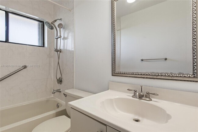 Photo - 8415 SW 107th Ave Unidad 375W