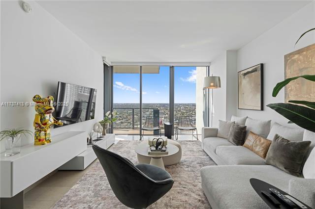 Photo - 88 SW 7th St