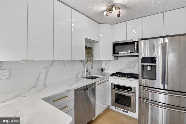 Photo - 5225 Pooks Hill Rd Unit 715N