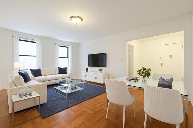 Building Photo - 44 Bennett Ave Unit 5C