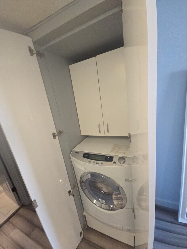 Photo - 2250 Bering Dr